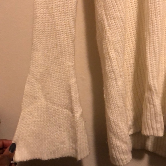 89th & Madison White Sweater w/ Bell Sleeves - Picture 3 of 3